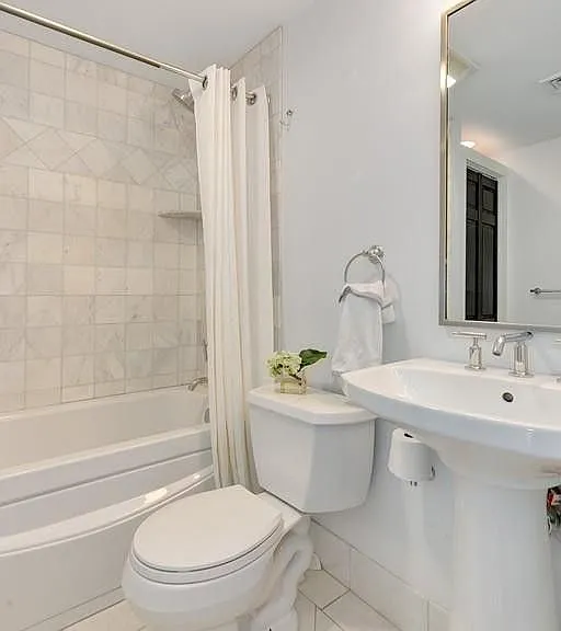 125 Charles St #R2 — Photo 10