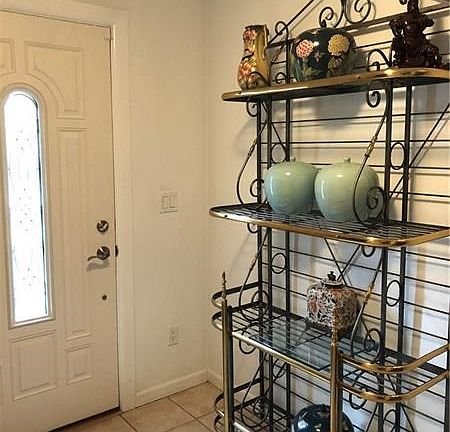 Foyer/ Entry
