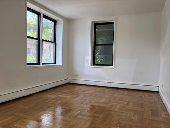 2nd image of 1110 Stadium Ave