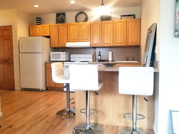 563 20th Street image 4 of 12