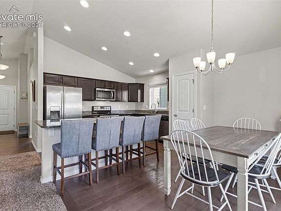 3rd image of 6414 Mountain Dale Dr