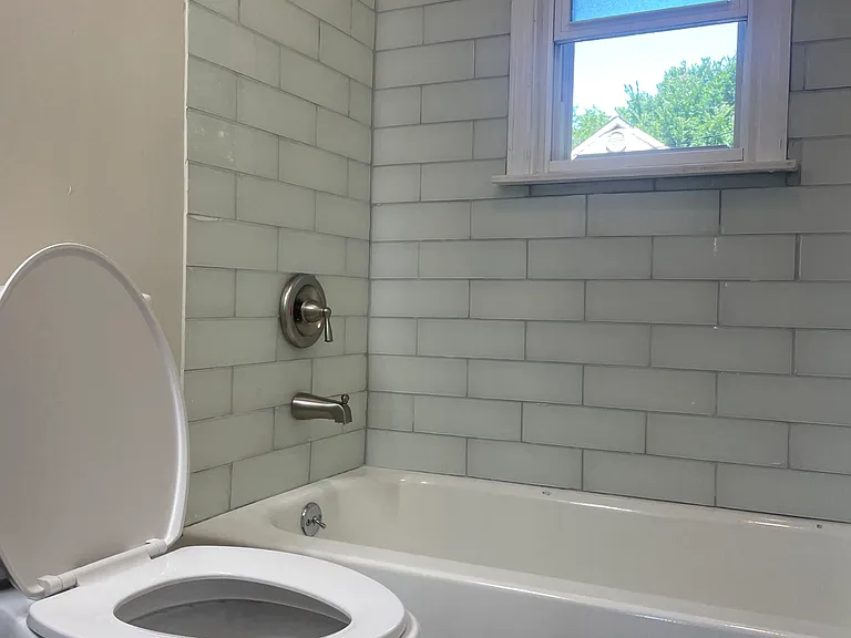 9833 Lilac Dr — Photo 3