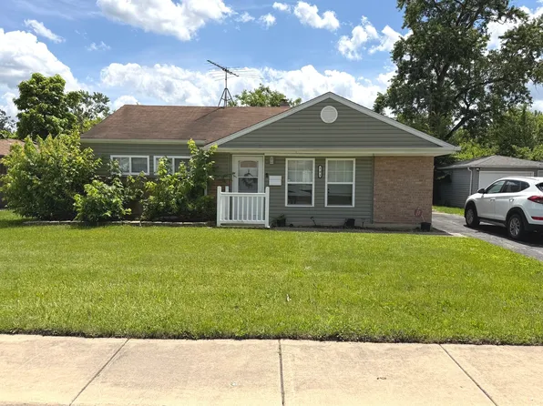303 Sauganash St, Park Forest, IL 60466
