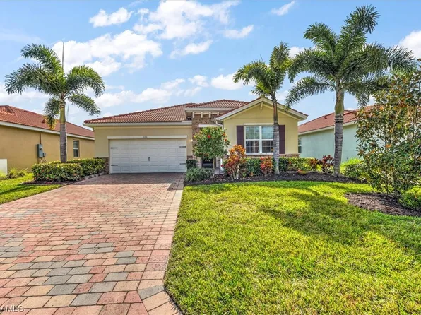 3321 Apple Blossom Dr, Alva, FL 33920