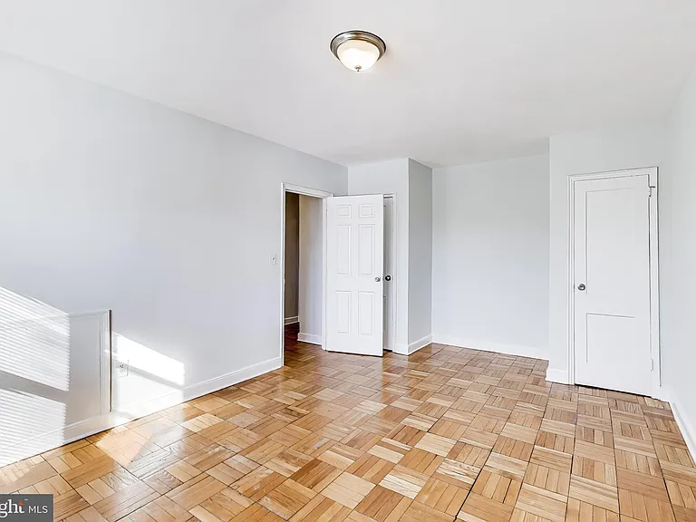 1726 N Quinn St #208 — Photo 10