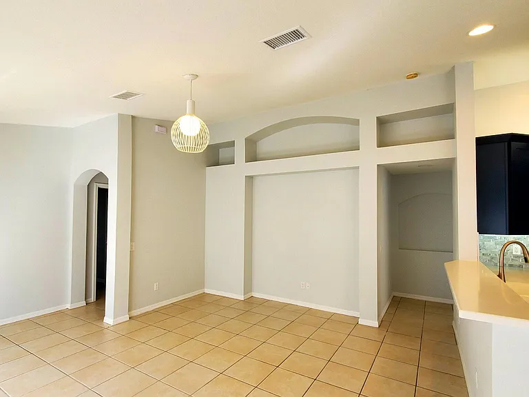 16604 Caracara Ct — Photo 2