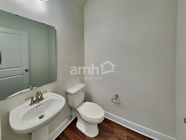 1099 Sky Lakes Dr — Photo 12