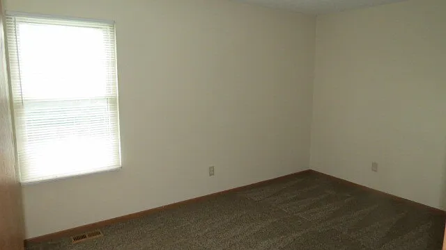1106 Rendezvous Ln — Photo 12