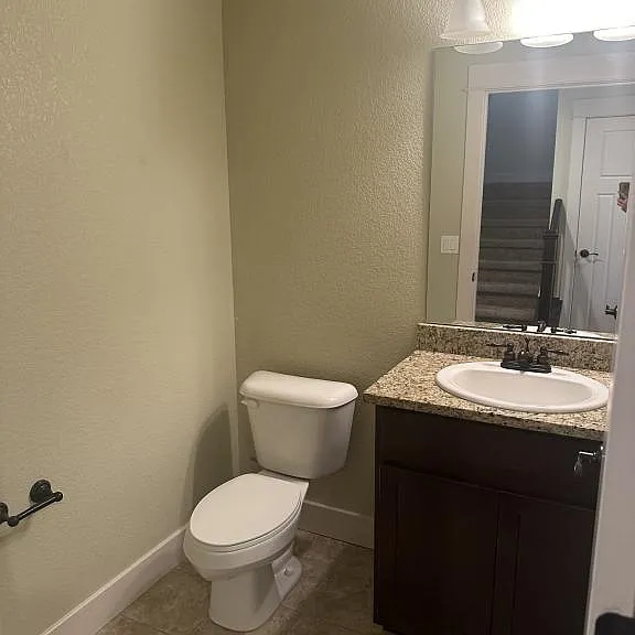 2122 Sandbur Dr — Photo 8
