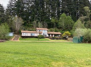 440 Hilltop Dr, Lakeside, OR