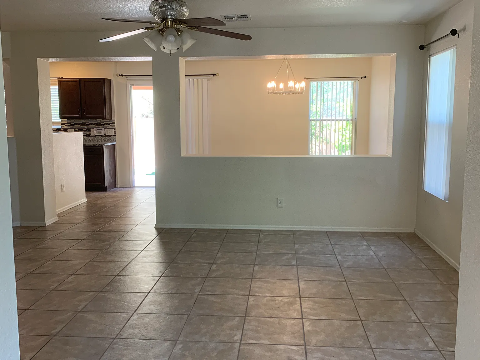 4 bed, 1857 sqft, $2,100 — Photo 2