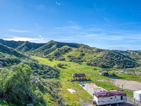 15000 Baker Canyon Rd, Santa Clarita, CA 91390