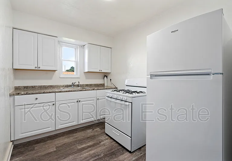 142-144 W 9th Ave #142-2 — Photo 8