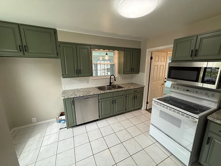 3162 Winston Blvd — Photo 8