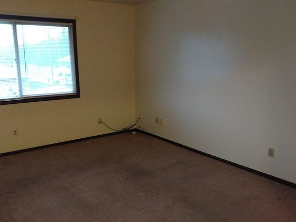5th image of 10011 Kennedy Ave APT 11
