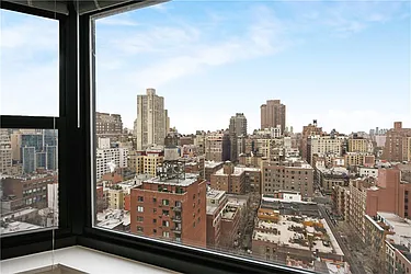 Rented by R New York