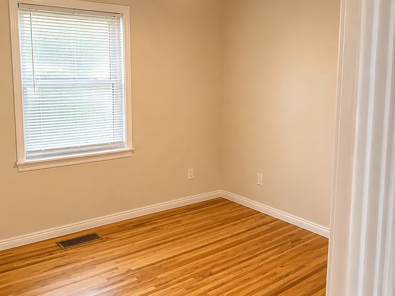 1181 Newark St — Photo 11
