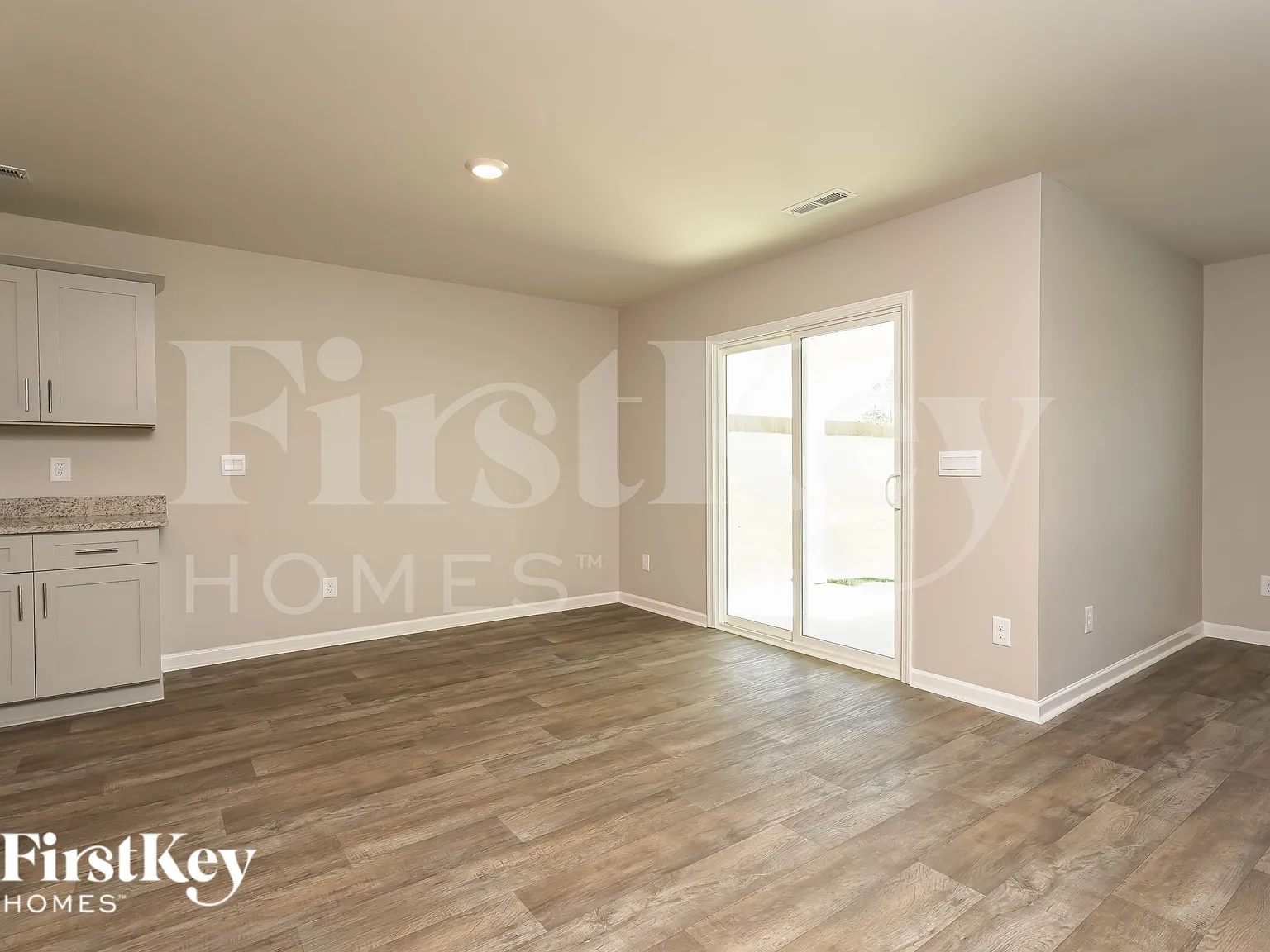 4 bed, 2.0 bath, 1764 sqft, $2,045 — Photo 3