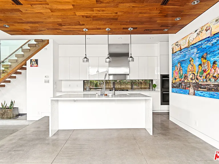 524 Rialto Ave — Photo 10
