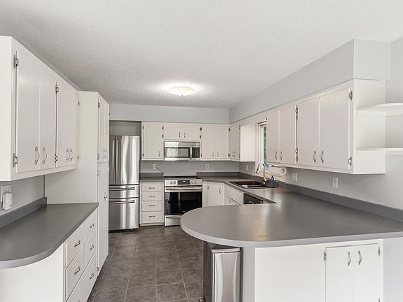 2nd image of 1000 Summerfield Dr