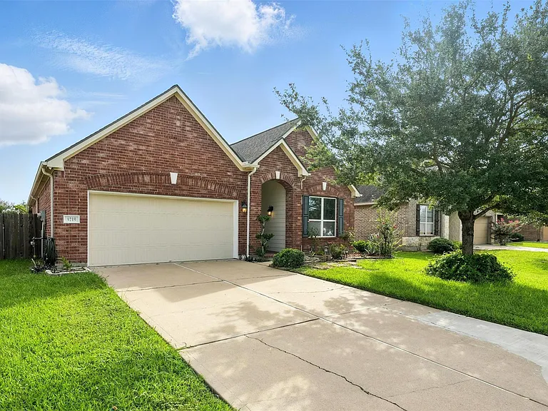 9219 Gilbert Hollow Dr — Photo 5