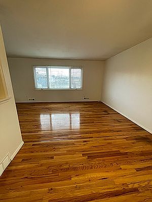 4th image of 268 Chesterton Ave Floor 1