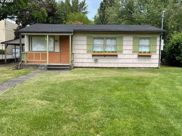 8511 SE Orchard Ln, Happy Valley, OR 97086