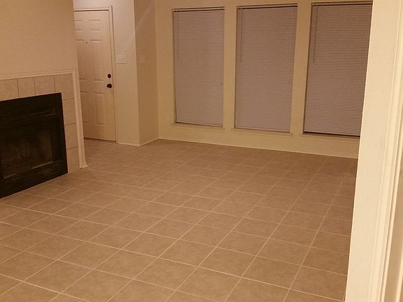 3rd image of 2414 Skyline Dr