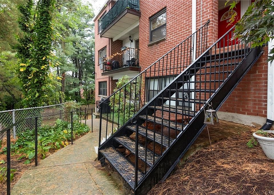 1st image of 28 Fieldstone Dr APT 12B