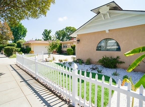 3rd image of 3214 W Verdugo Ave
