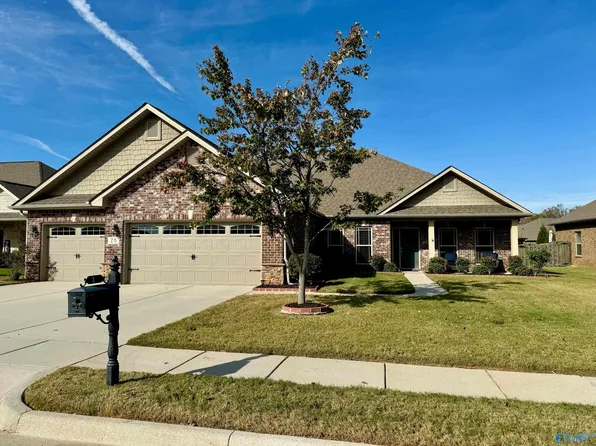 28 Queensland Dr SW, Huntsville, AL 35824