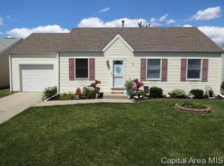 45 Dieudonne Dr, New Berlin, IL 62670