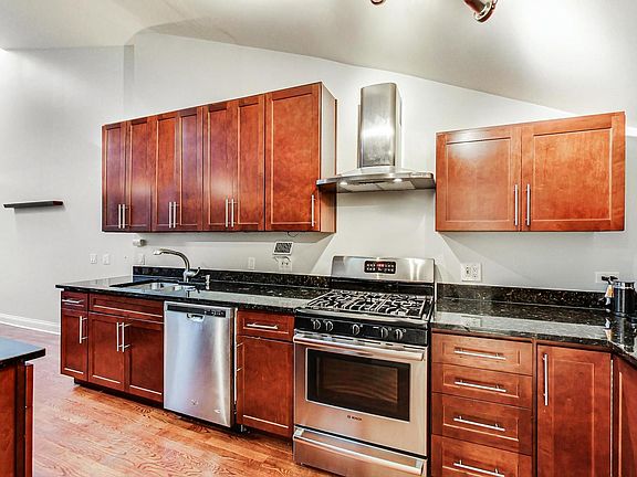 5th image of 623 W Drummond Pl APT 4