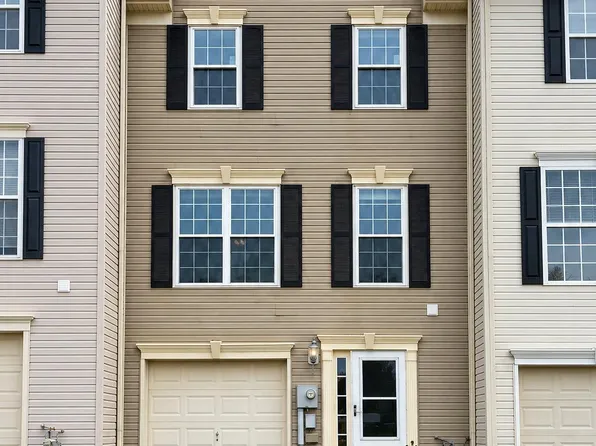 266 Country Ridge Dr, Red Lion, PA 17356