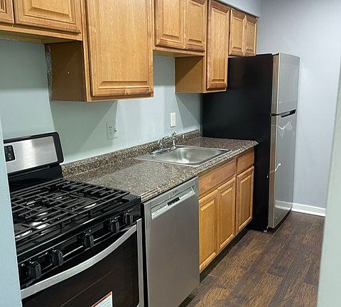 2nd image of 5014 Columbia Pike APT 4
