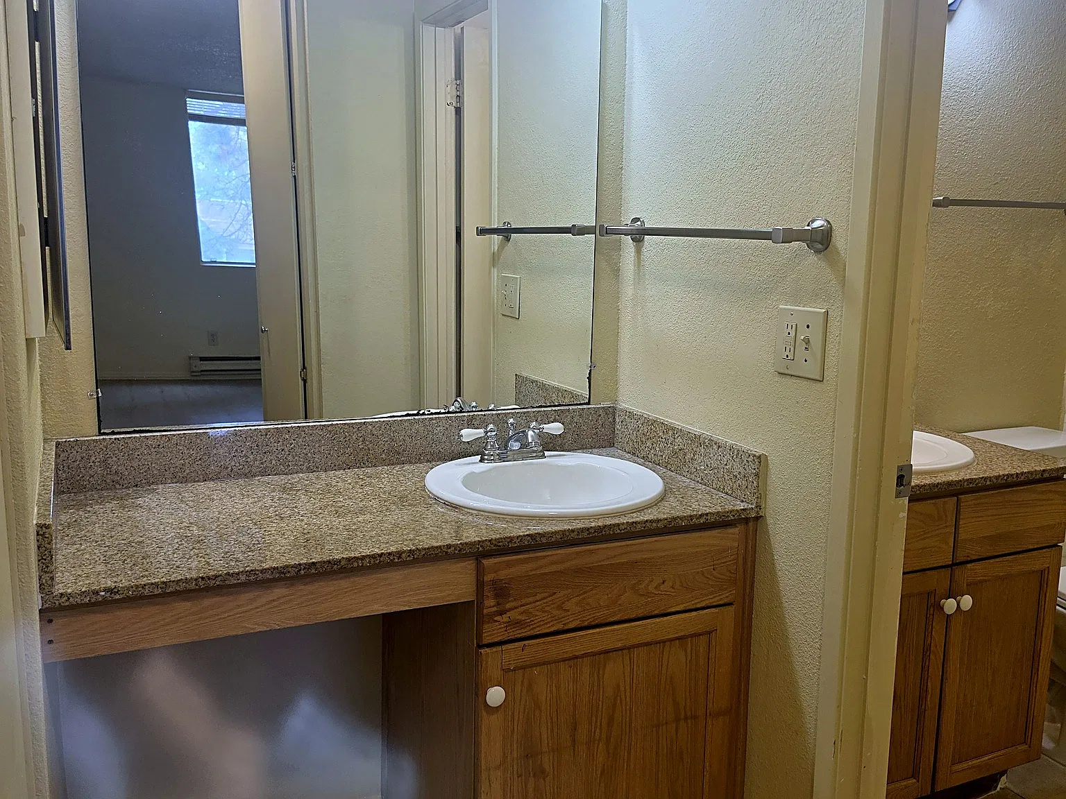 2 bed, 856 sqft, $1,850 — Photo 3