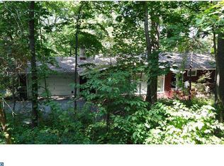 150 Oakwood La, Phoenixville, PA 19460