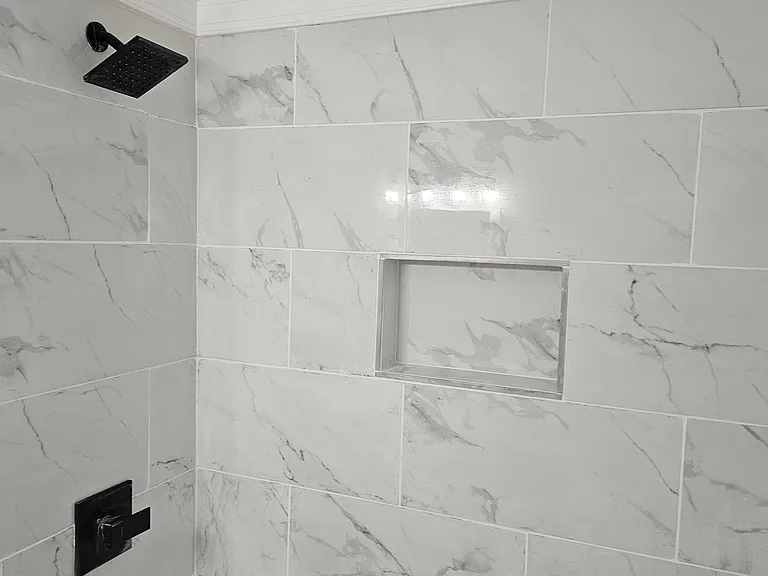 1044 George Washington Hwy N — Photo 2
