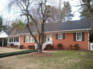 1209 N Rotary Dr, High Point, NC 27262