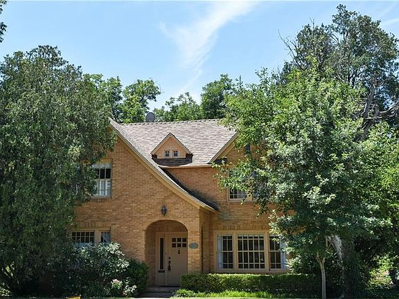 2nd image of 1202 Amarillo St