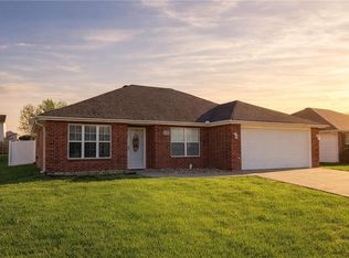 1718 Sunset Dr, Warrensburg, MO 64093
