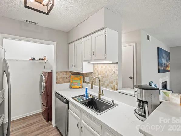 8117 Tremaine Ct APT A, Charlotte, NC 28227