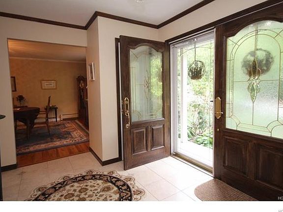 3rd image of 20 Peterson Ct