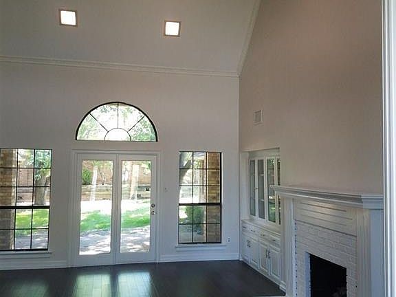 2nd image of 4002 Southwood W
