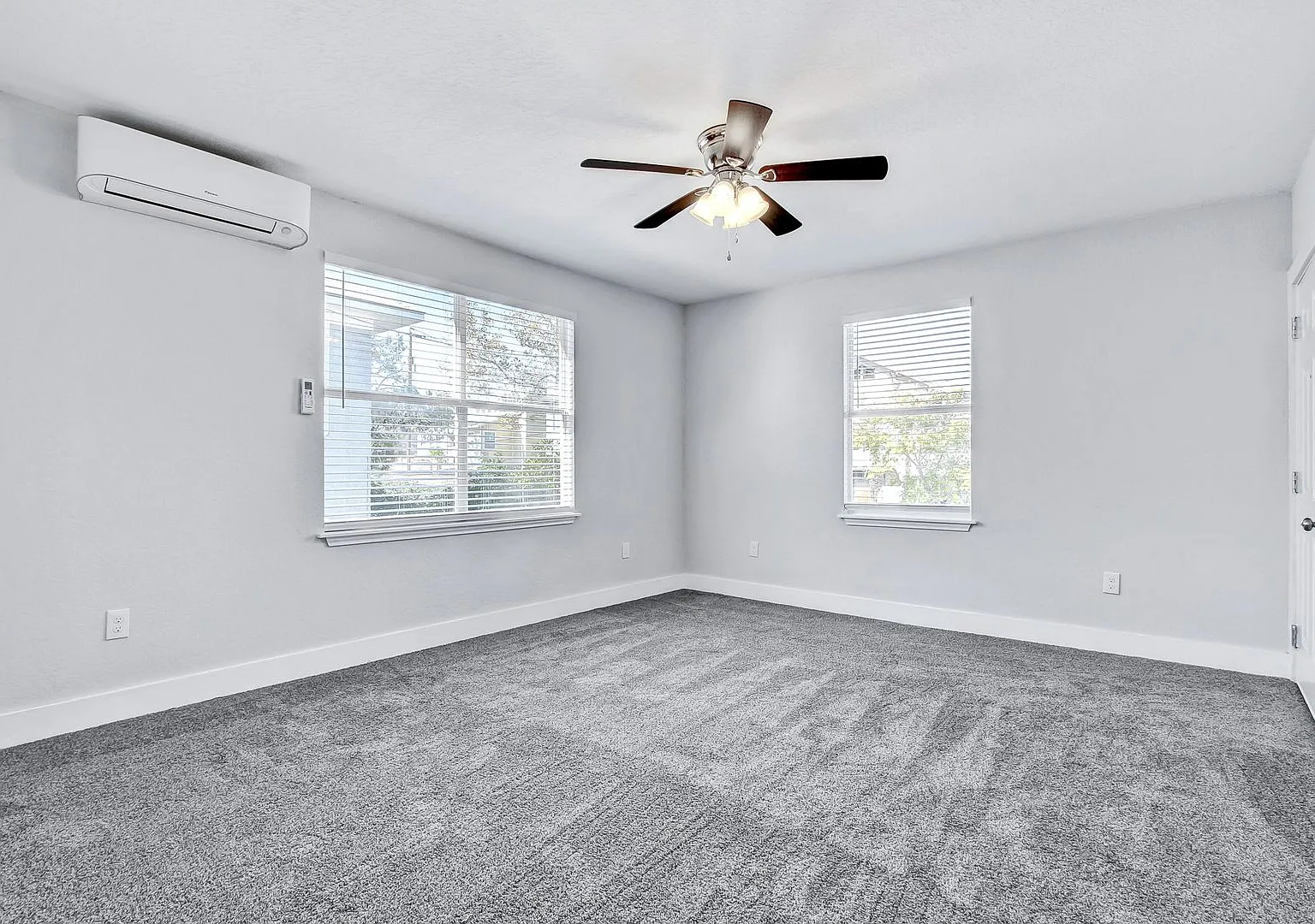 1020 W French Place — Photo 3