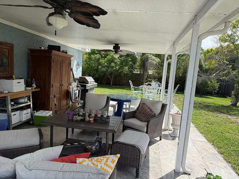 743 SW 157th Ter — Photo 10