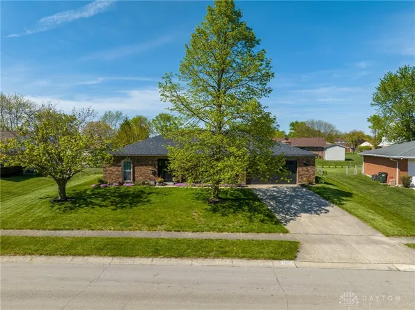 4615 Dartford Rd, Englewood, OH 45322