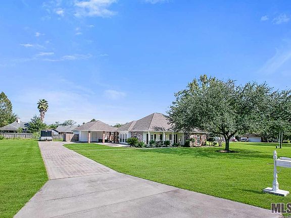 2nd image of 14458 Lazy Oaks Dr