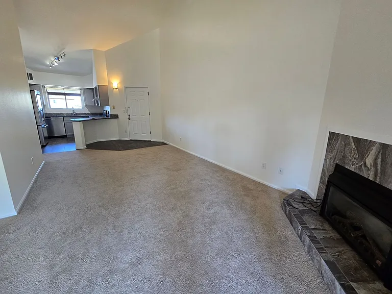 595 Manhattan Dr #203 — Photo 4