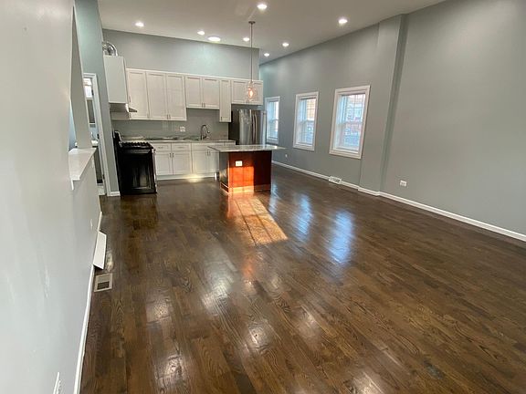 Living Room Pic2